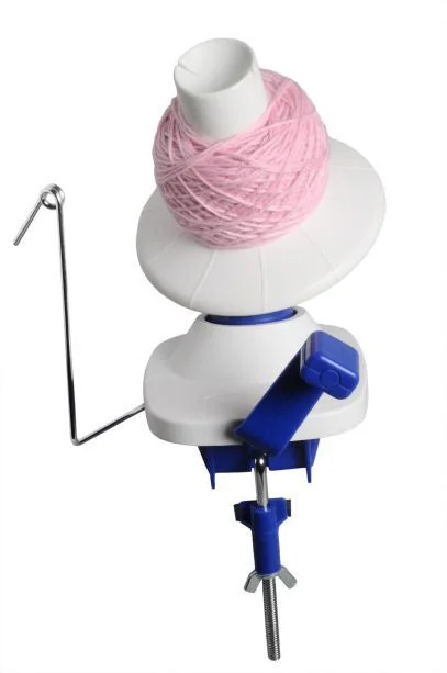  . **Dog traction rope is automatically retractable**Wool Winder 10941