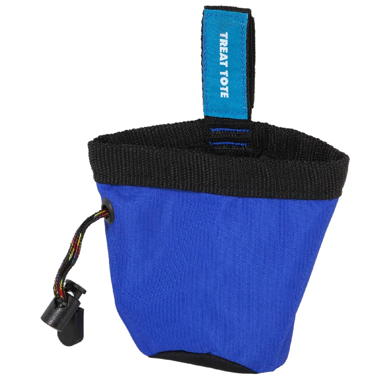  . **Cat drinking fountain filter model**Chuckit! Treat Tote