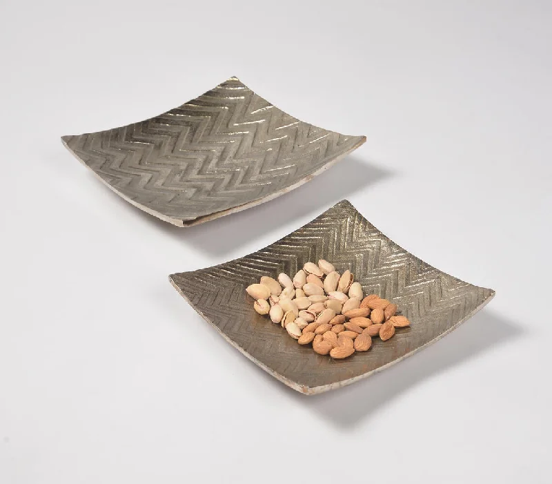  -Anti-scratch sofa protective coverSilver Lacquered Aluminium Decorative Trays (Set of 2)
