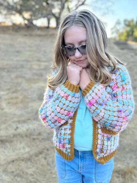  -Anti-scratch sofa protective coverCrochet Kit - The Mini Magnus Cardigan
