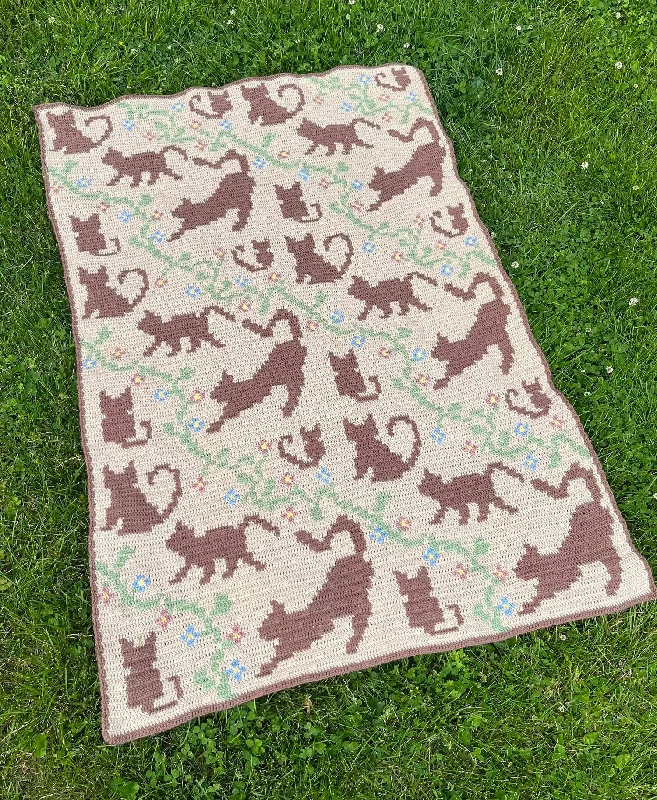 - Foldable and portable cat bagCrochet Kit - Cat Nap Blanket