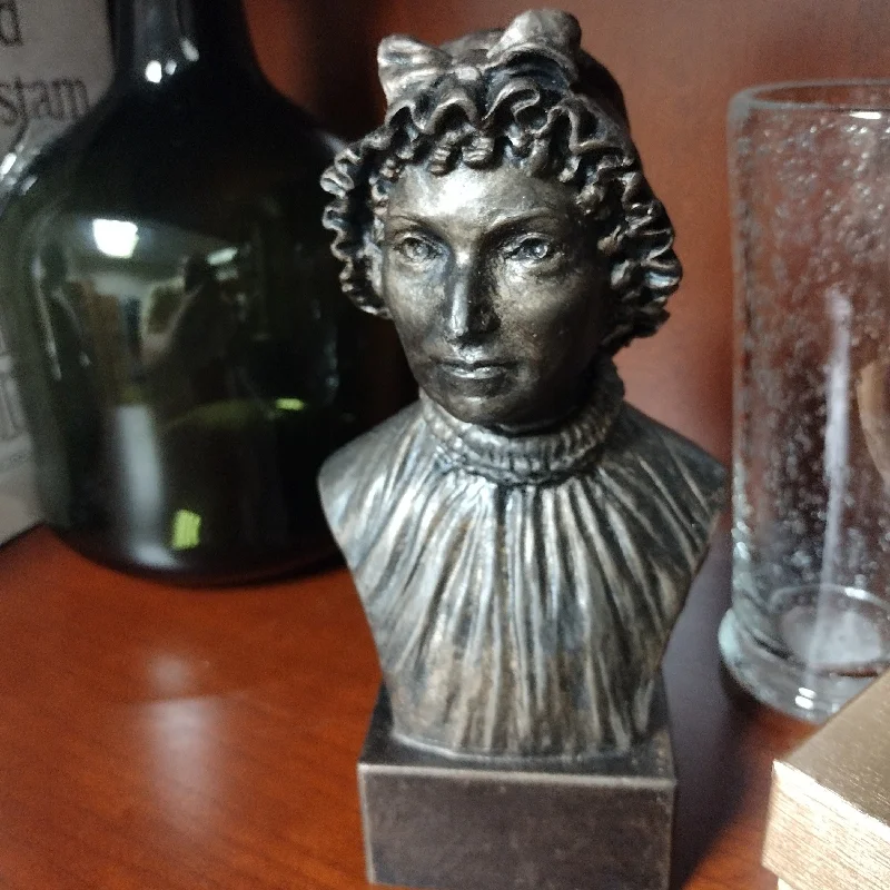 - Custom pet birthday cakeAbigail Adams 6-inch Bust