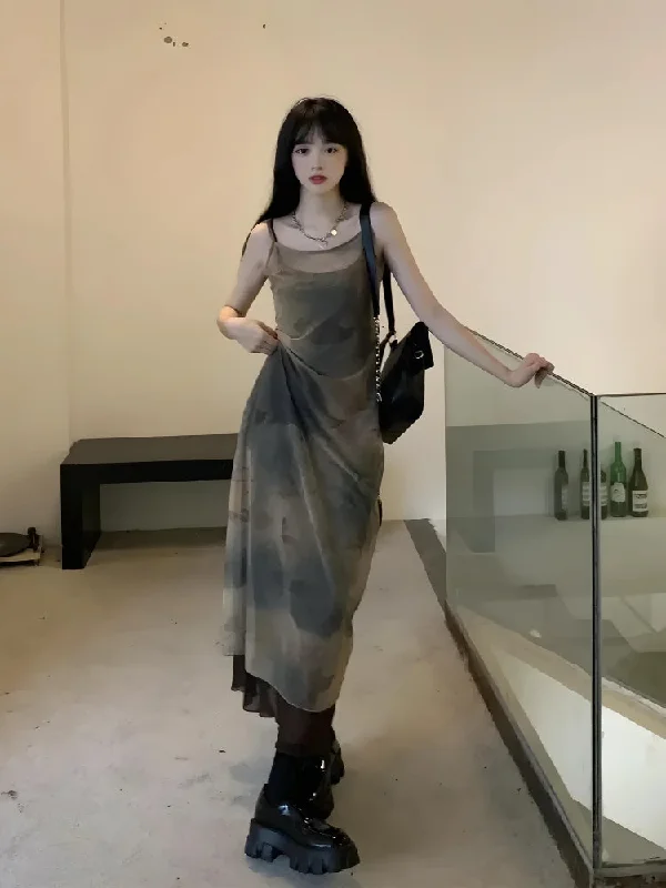 - ​​Pet toys under    yuanFairy Grunge Forest Midi Dress