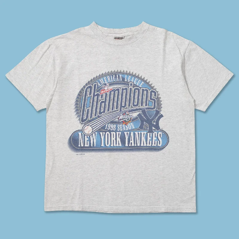 - Pet smart GPS locatorVintage 1998 New York Yankees T-Shirt Large