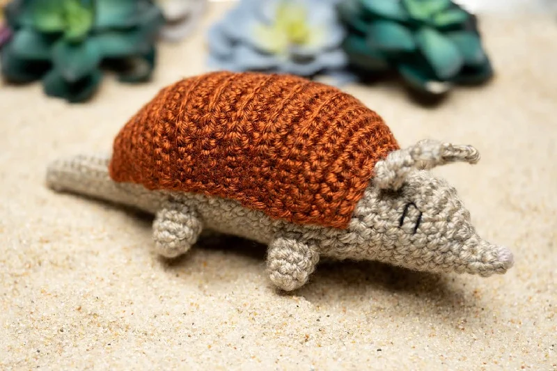 - Car dog seat beltAmigurumi Armadillo (Crochet)