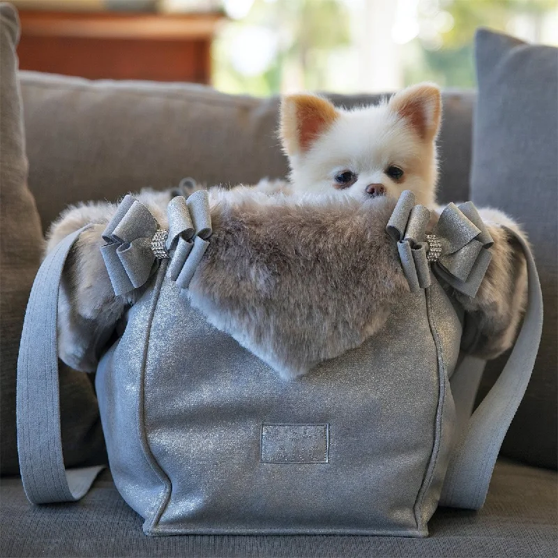 Classification by brand or style:Platinum Glitzerati Double Nouveau Bow Luxury Dog Carrier with Fur Trim