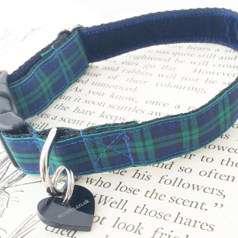 - Pet stroller can be taken on the planeBlack Watch Designer Dog Collar