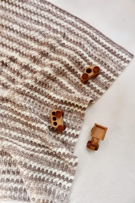 - Pet stroller can be taken on the planeCrochet Kit - Crema Blanket